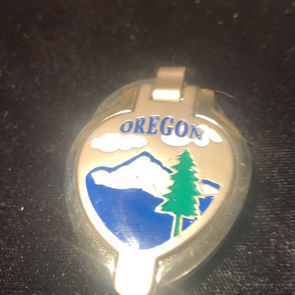 Oregon heart shaped locket key chain - Picture 5 of 5